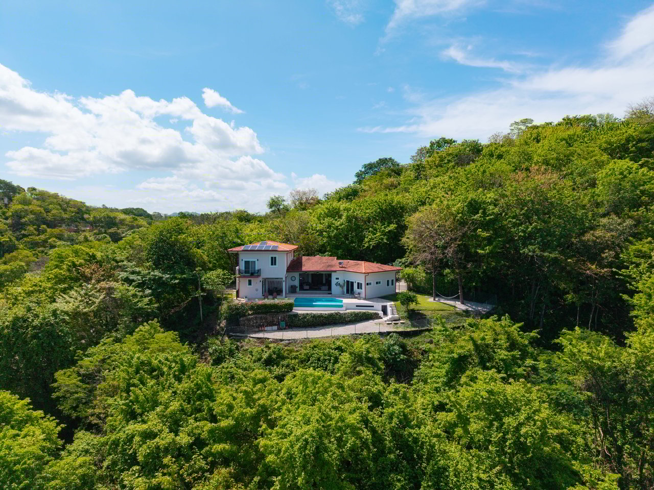 Casa Por Fin | 4-Bedroom Ocean-View Home in Gated Community, just 10 minutes from Tamarindo!