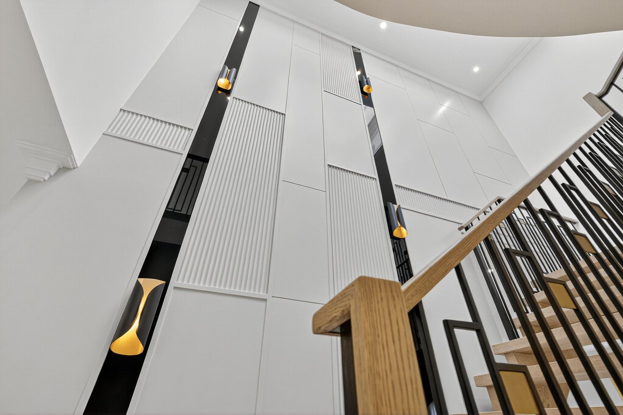 Distinctive Luxury Residence