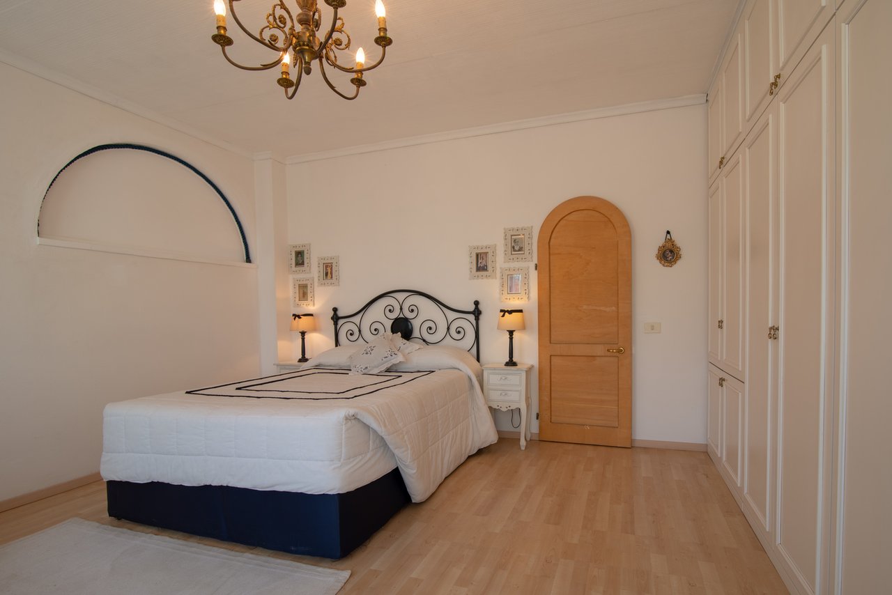 Charismatic B&B in Rolling Hills of San Gimignano