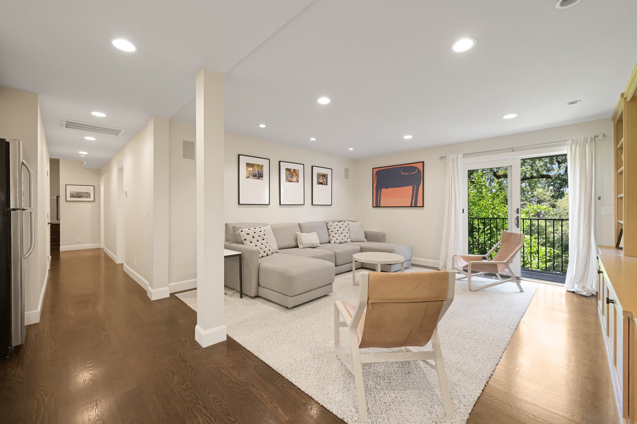 17 Hillside Ave