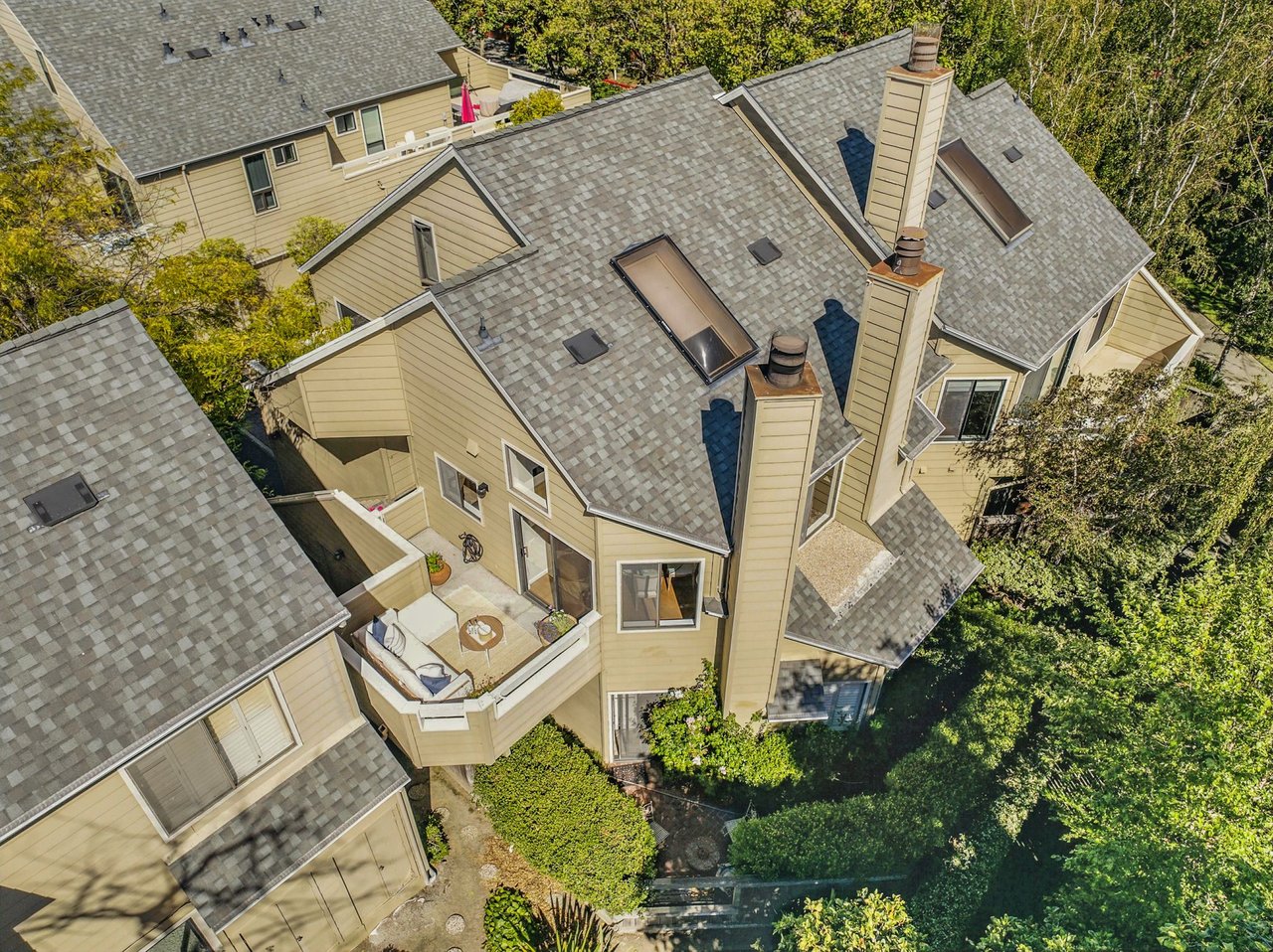 1090 Shoreline Drive