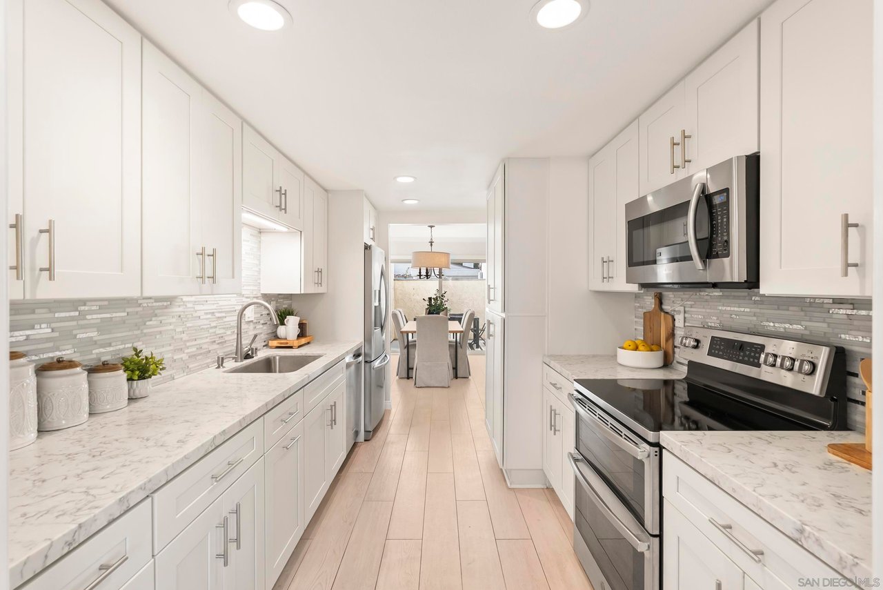 8871 Caminito Primavera, La Jolla, CA 92037