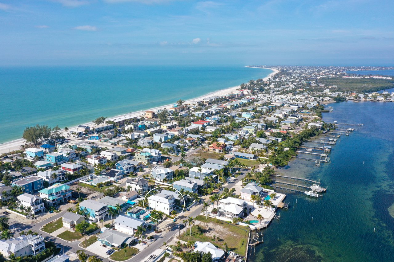 2206 Avenue A, Bradenton Beach, Florida