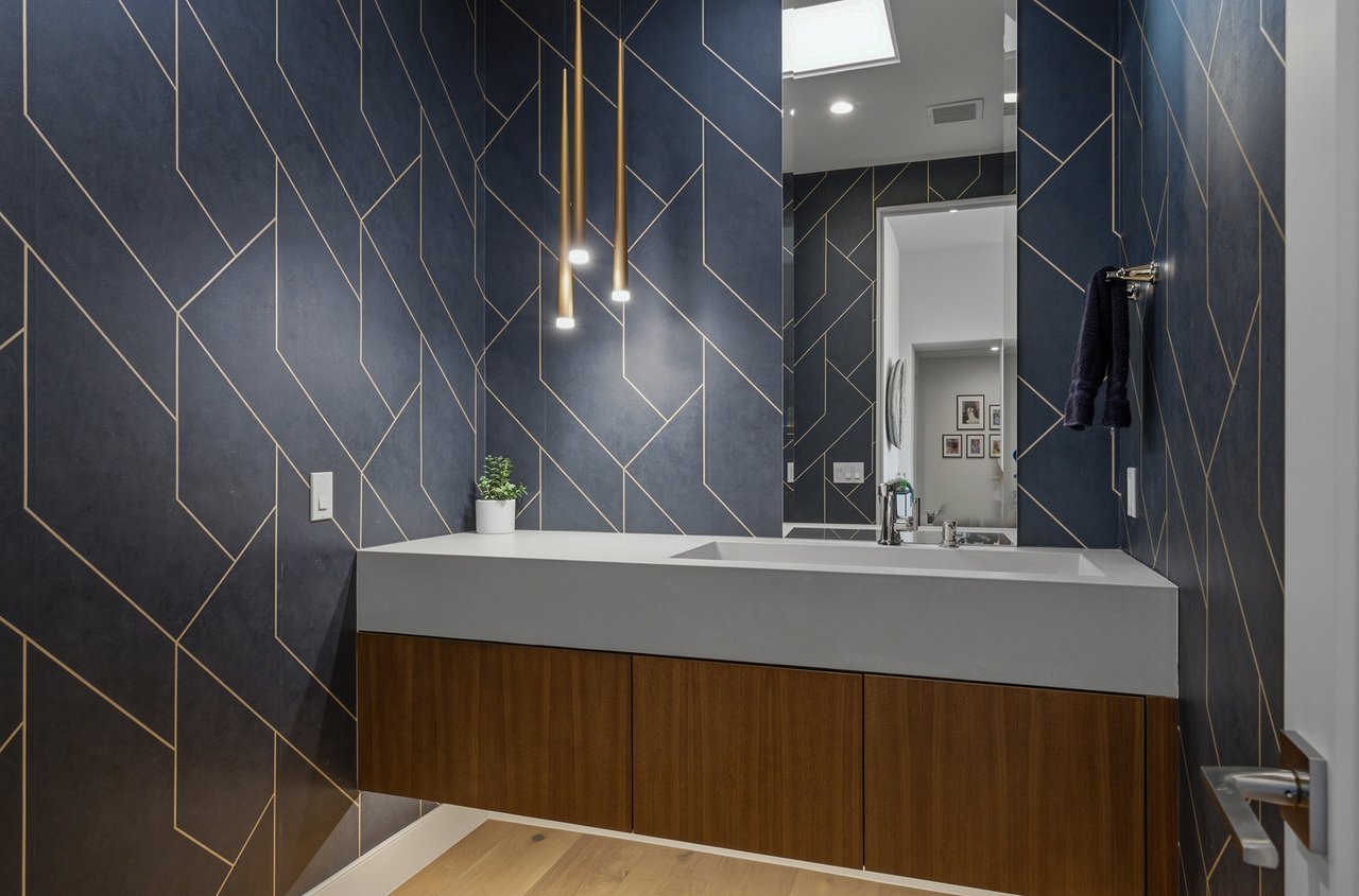 5411 E ROADRUNNER Road