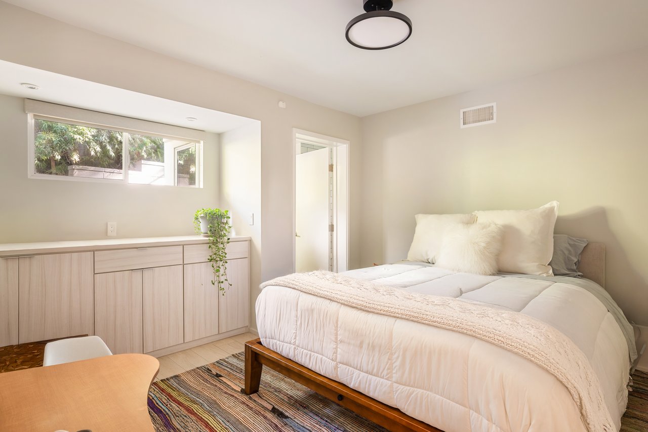 279 Mabery Rd, Santa Monica