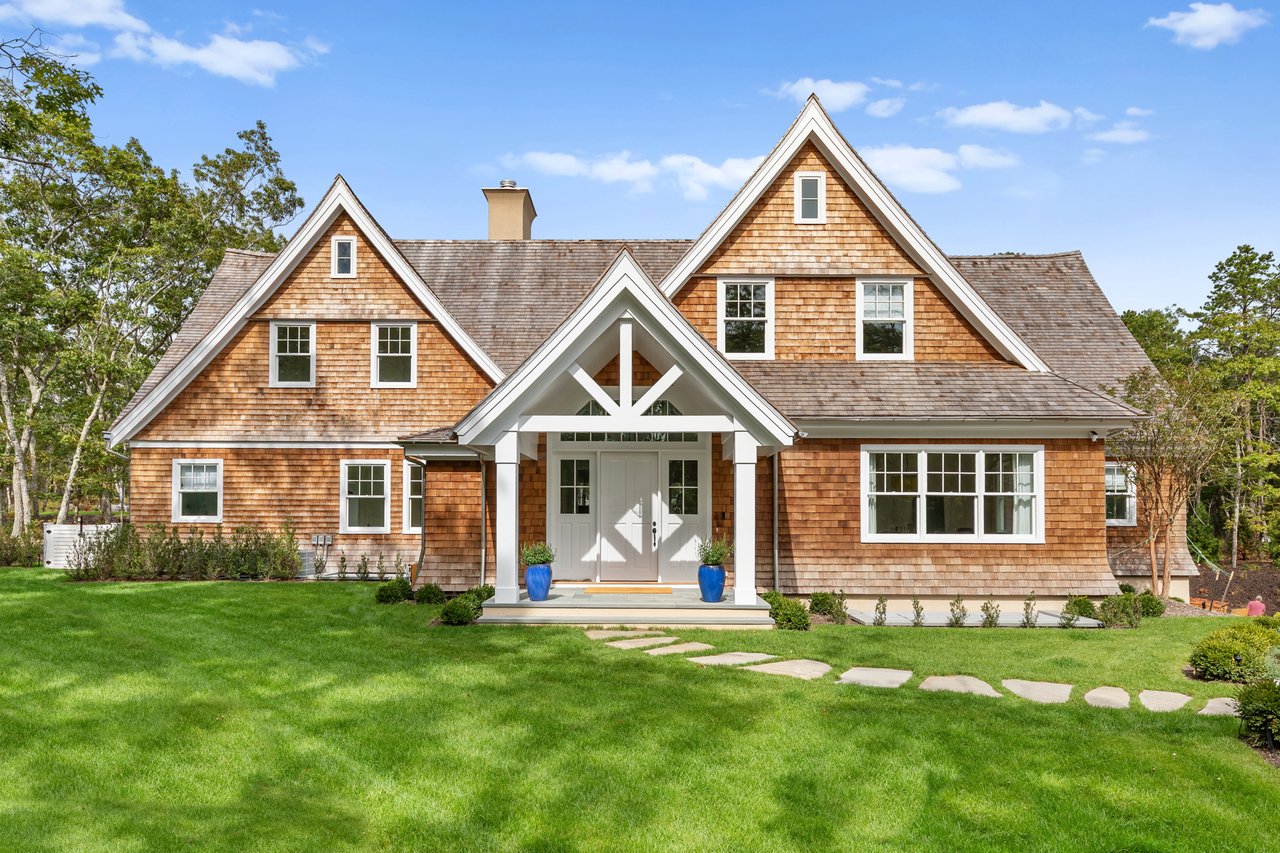 417 Edge of Woods Road