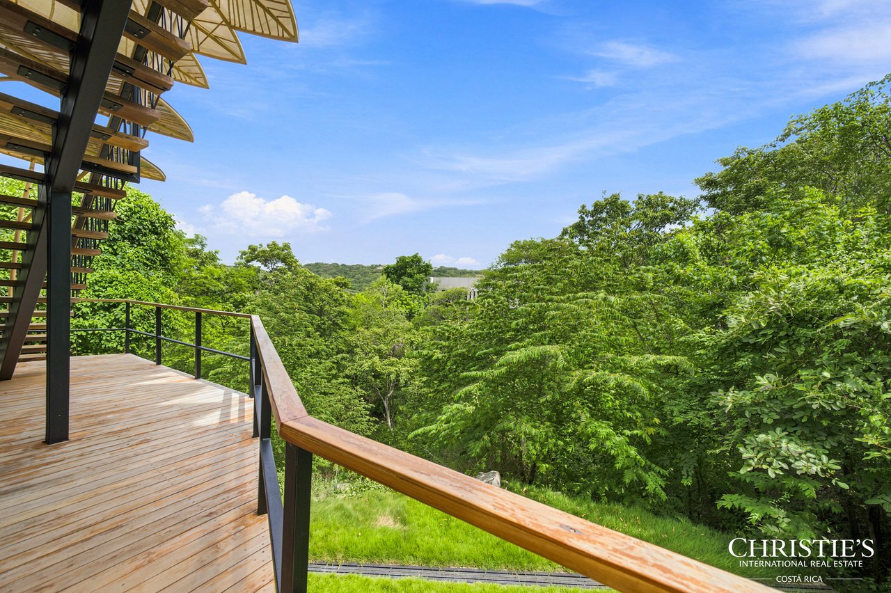 LE CLOS - An Exclusive Three-Residence Estate 