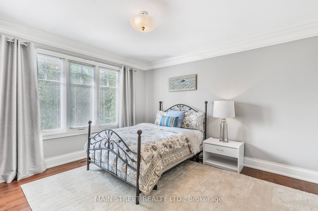 120 Willow Farm Lane, Aurora