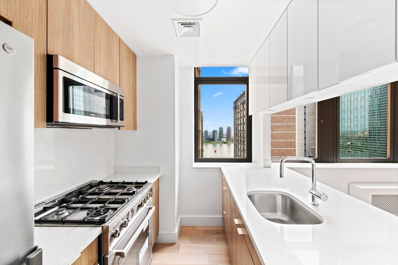  310 East 46th Street, #20H