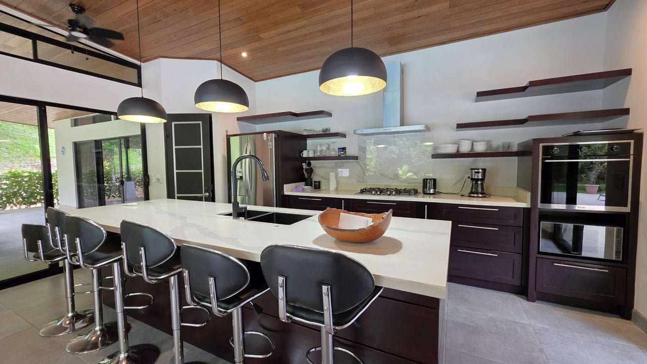 Refreshing Riverfront Retreat in Ojochal