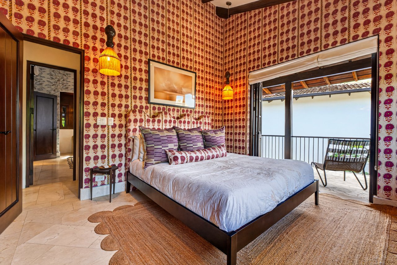 16 Calle La Ronda | Renovated Three-Bedroom Home Steps from Playa Danta