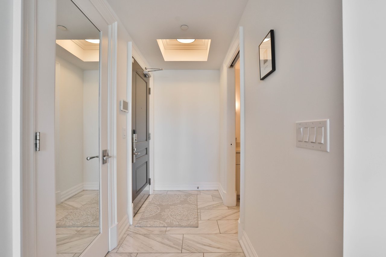 304-2060 Lakeshore Road, Burlington