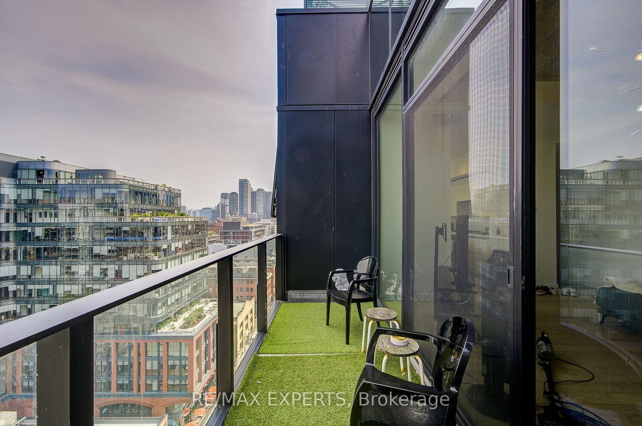 THOMPSON RESIDENCES