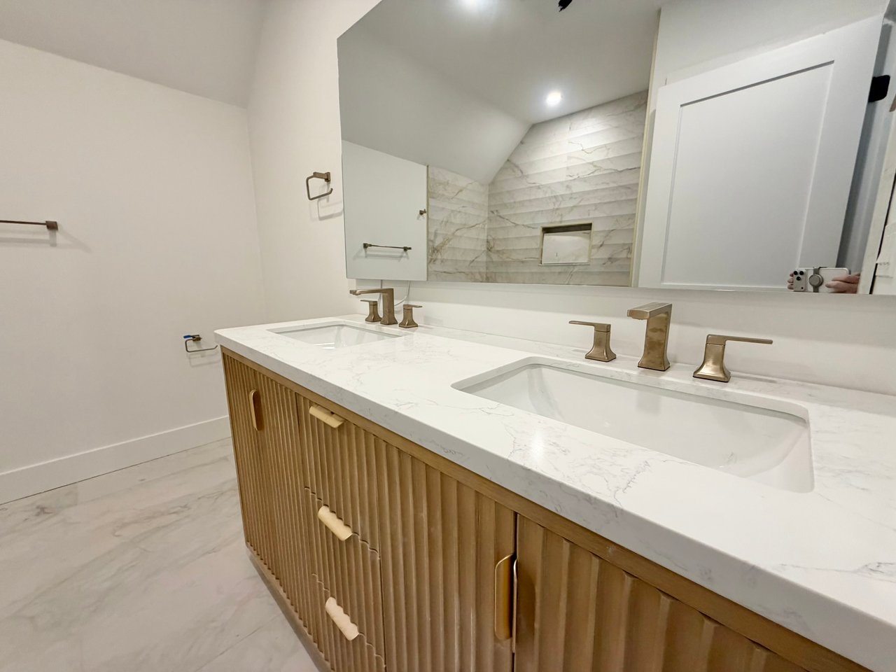 16 Harbor View Street