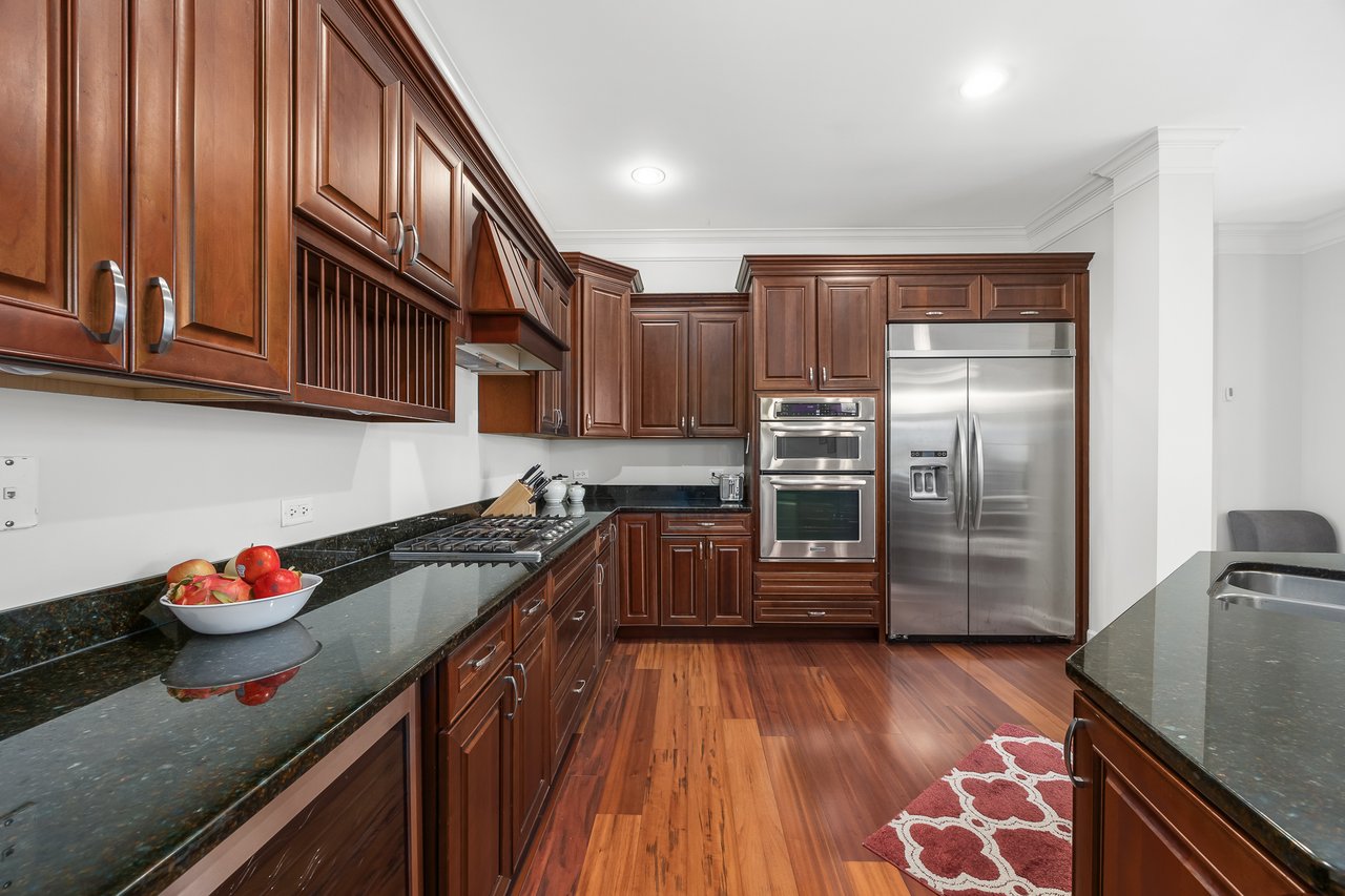 4929 Forest Ave, Unit 2E, Downers Grove