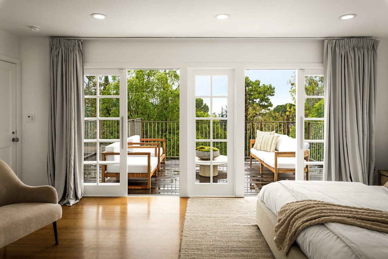 2745 La Cuesta Dr, Hollywood Hills