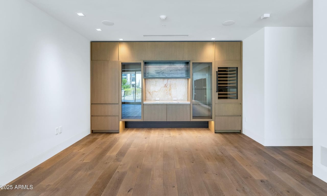 6587 N Palmeraie Blvd, #1051