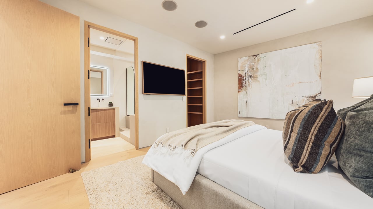 12026 Benmore Ter, Brentwood