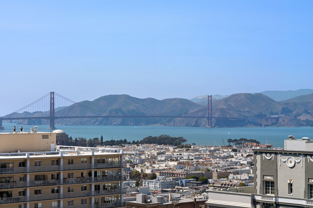 Majestic Pacific Heights View Apartment