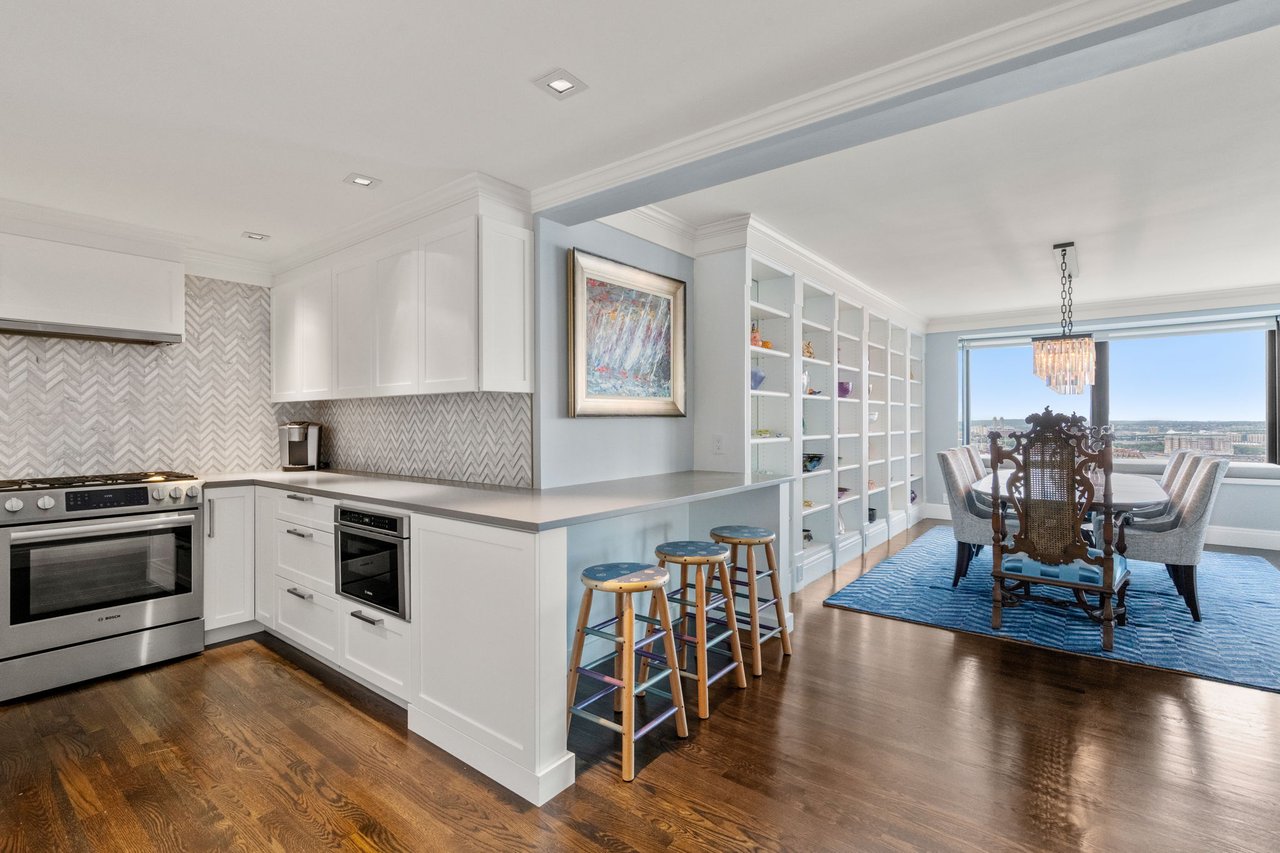 Highly Renovated Harbor Towers Residence