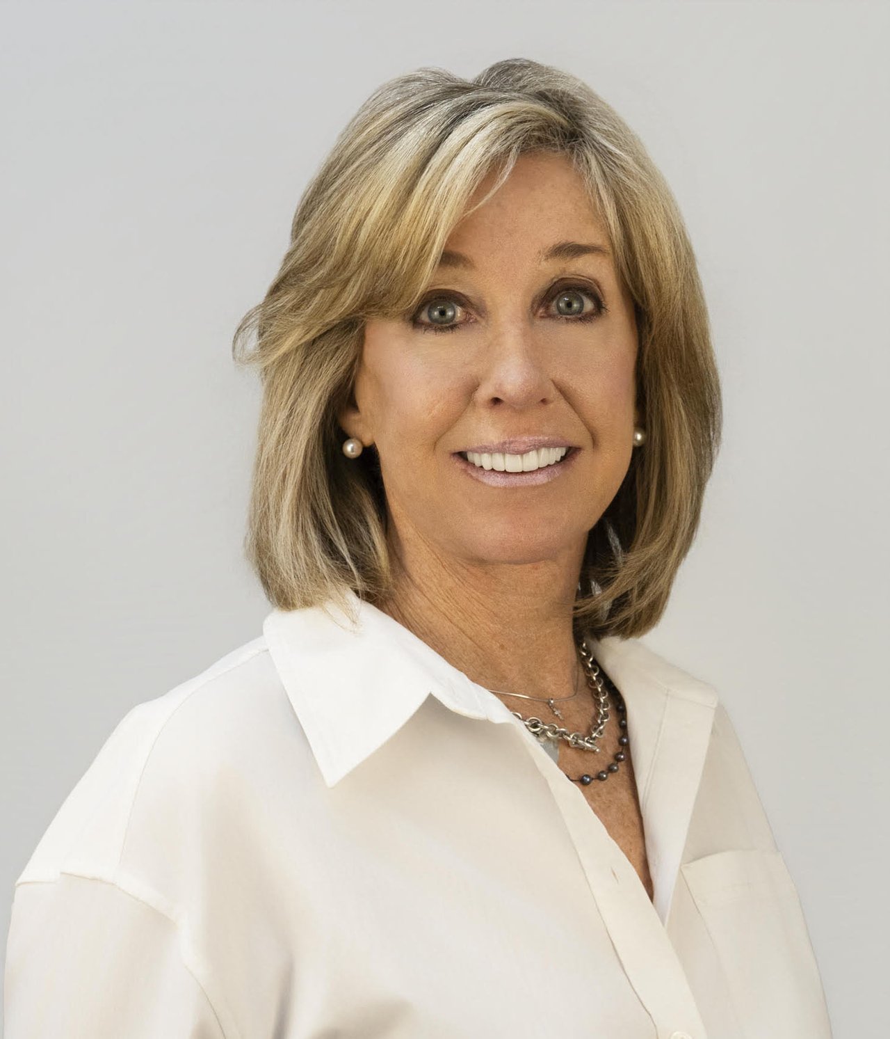 Linda  Knebel