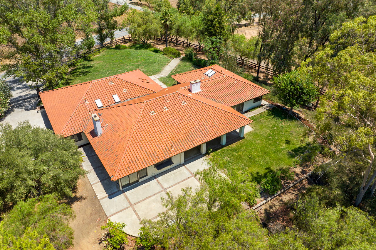 38785 Avenida Bonita