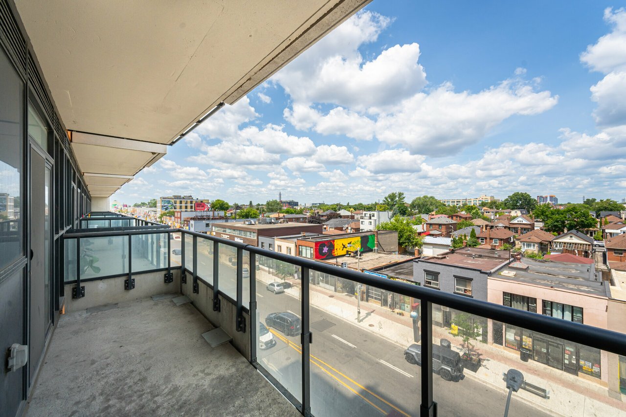 1603 Eglinton Ave W Unit: 417 