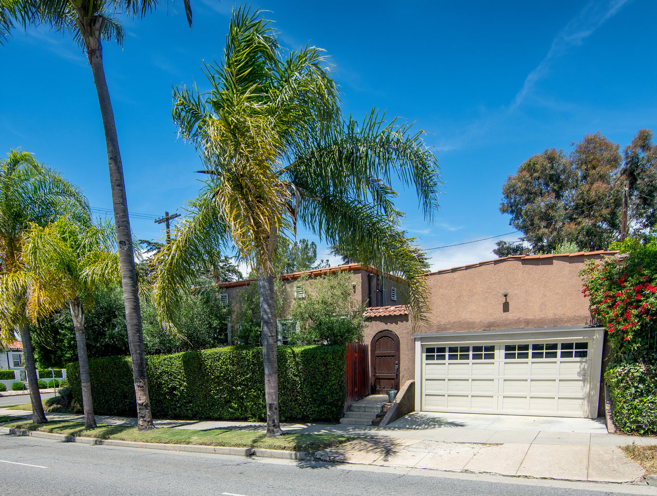 300 N. Bronson
