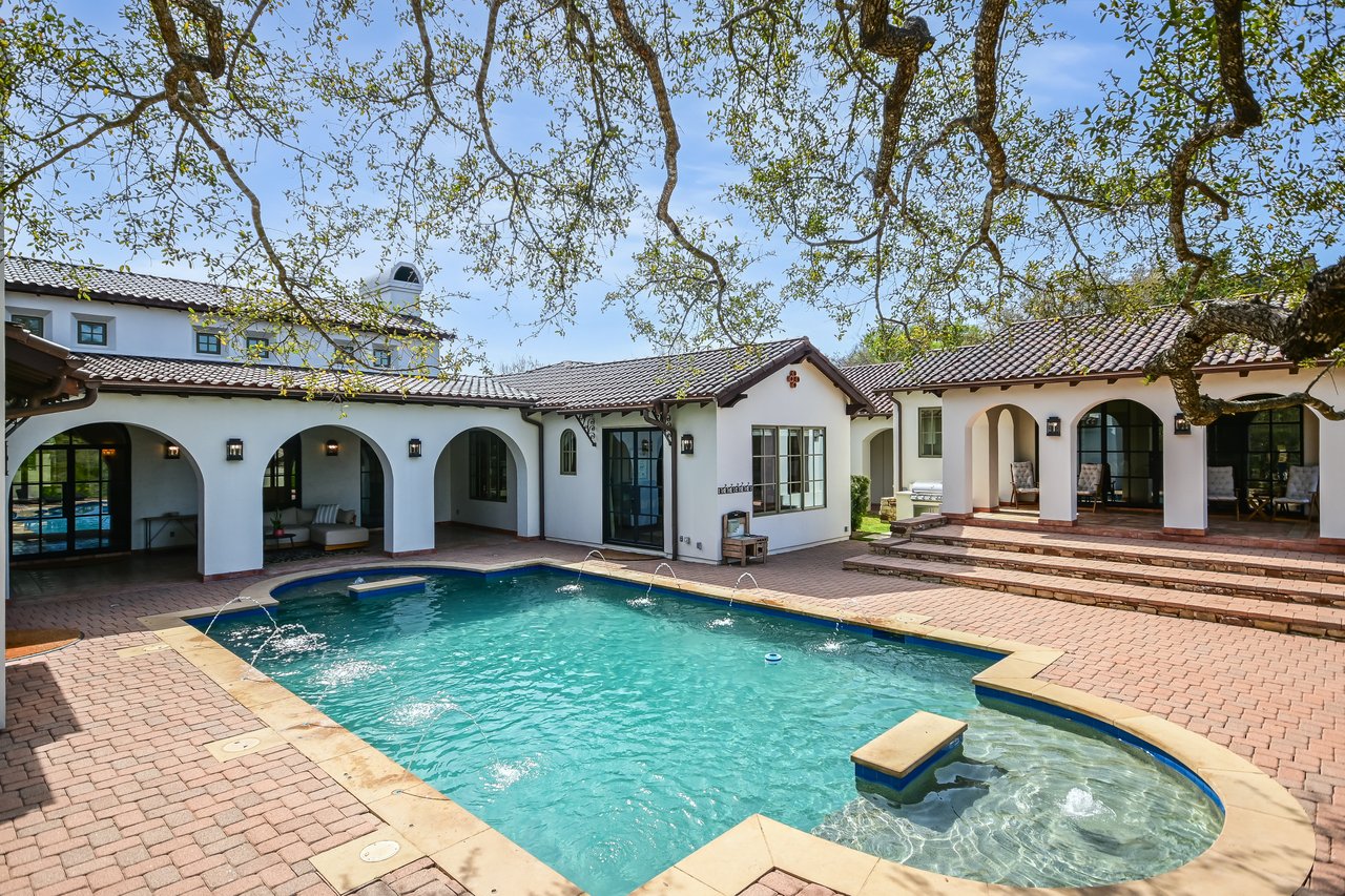 Spanish Oaks Hacienda