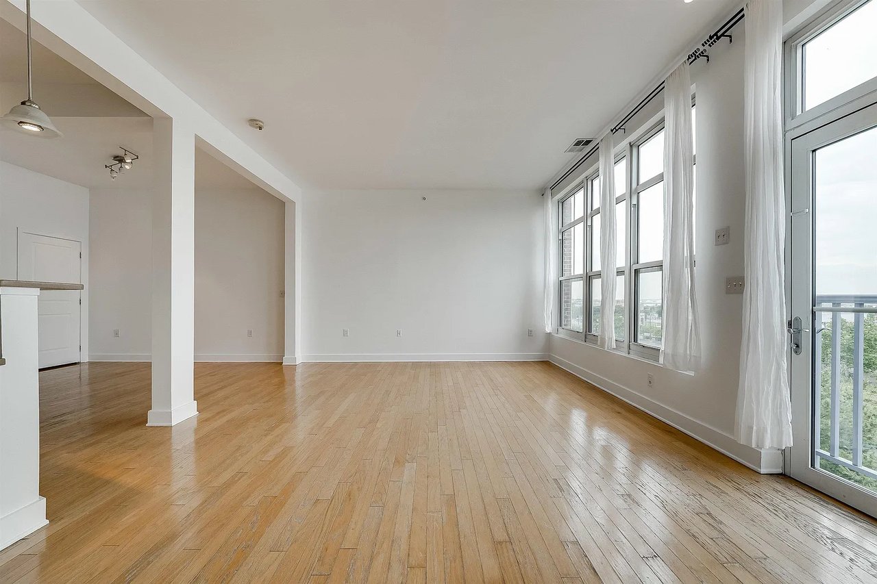 3 Greenwich Dr #112