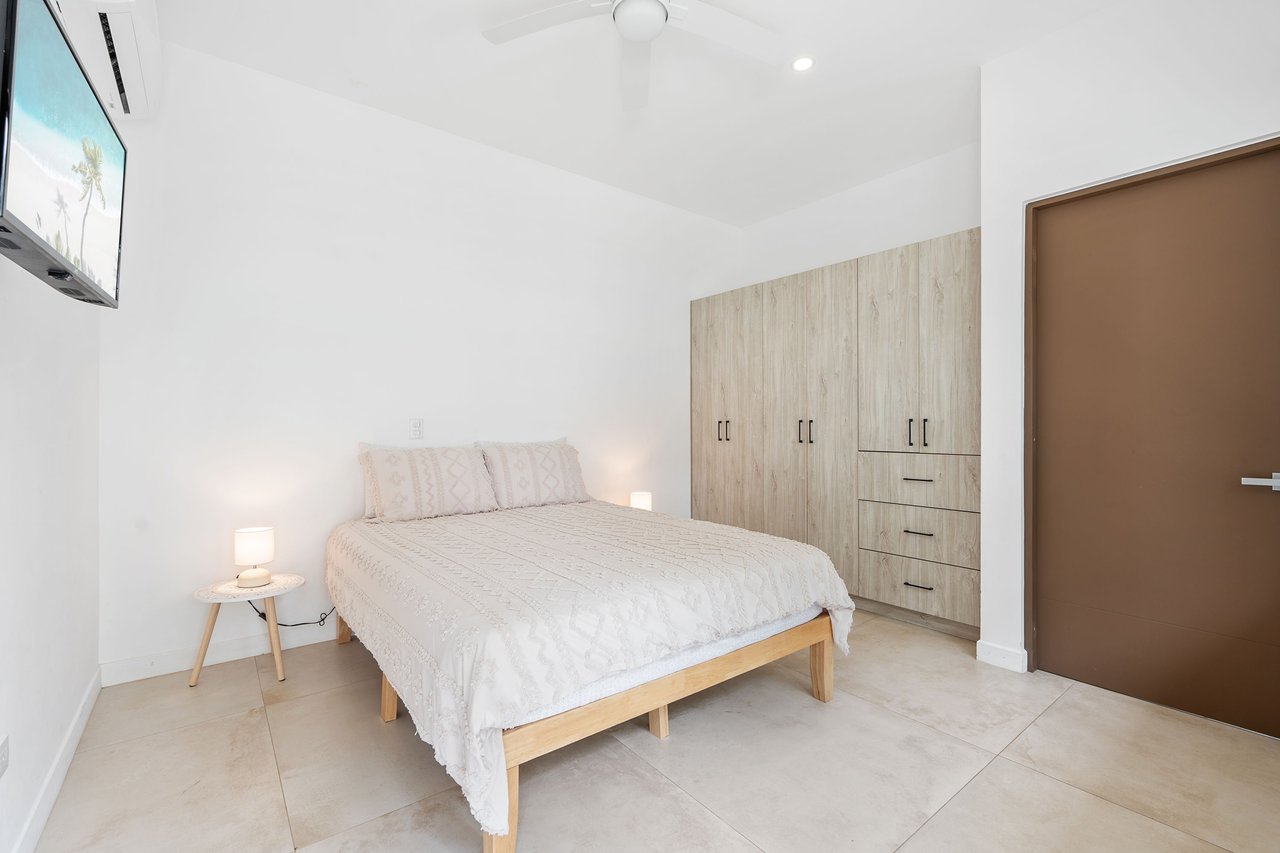 Castillo Blanco | Modern 4-Bedroom Home with Saltwater Pool – Walk to the Beach in Surfside, Playa Potrero
