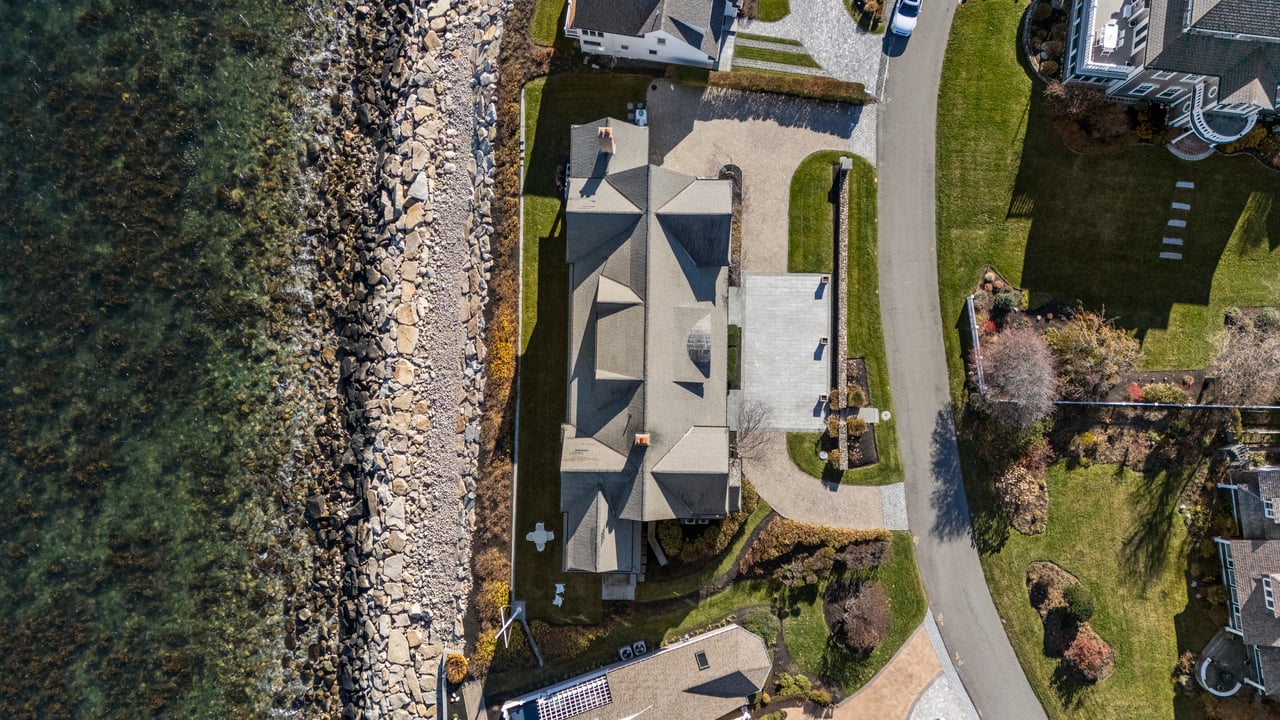 21 Circuit Ave, Scituate