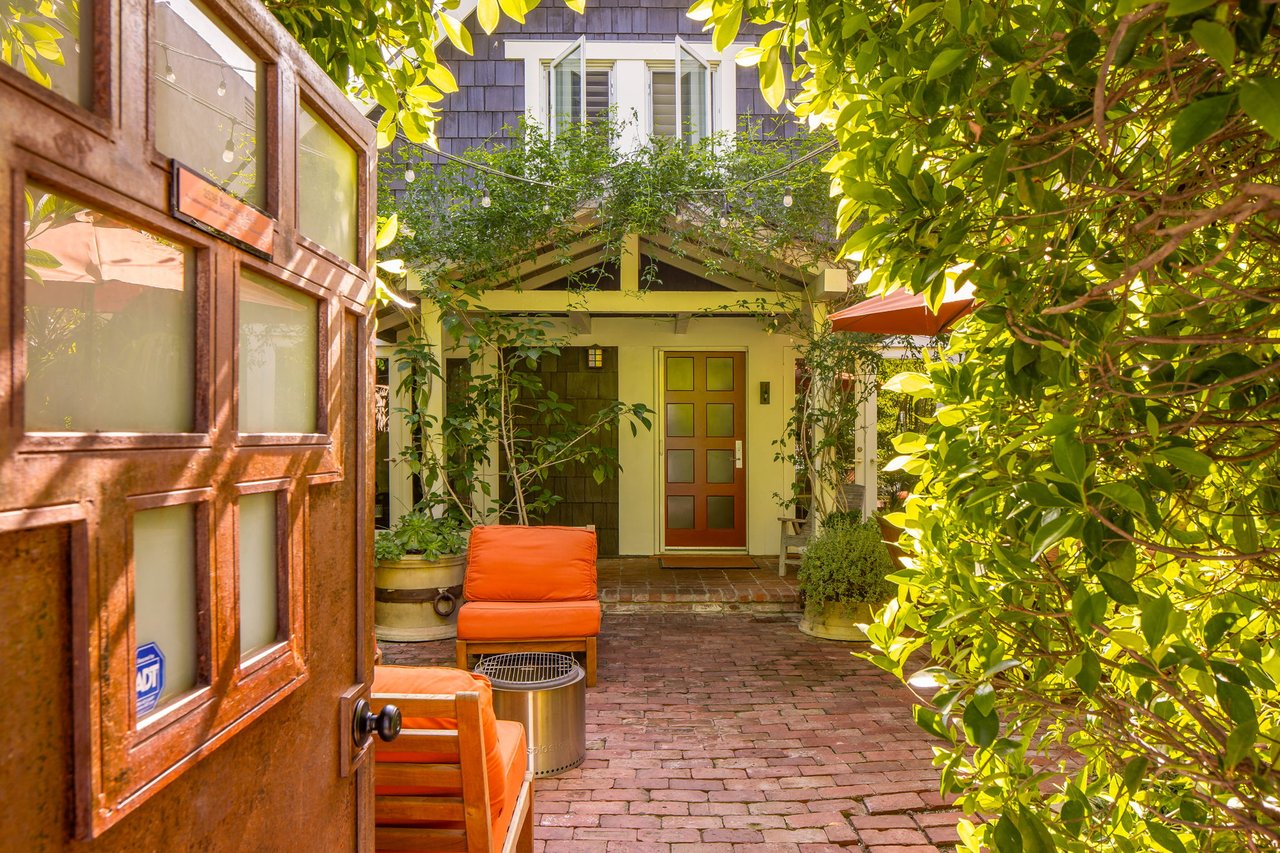 2536 Beverley Ave, Santa Monica 