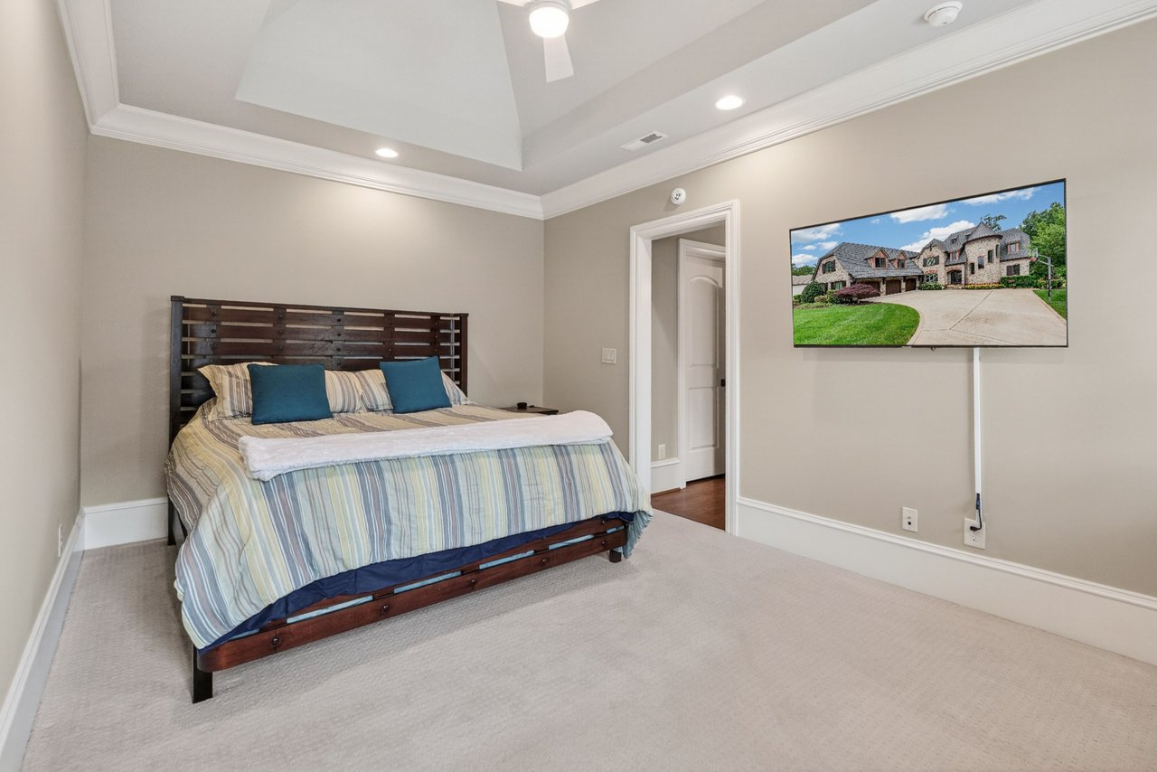 Private Exclusive Listing
