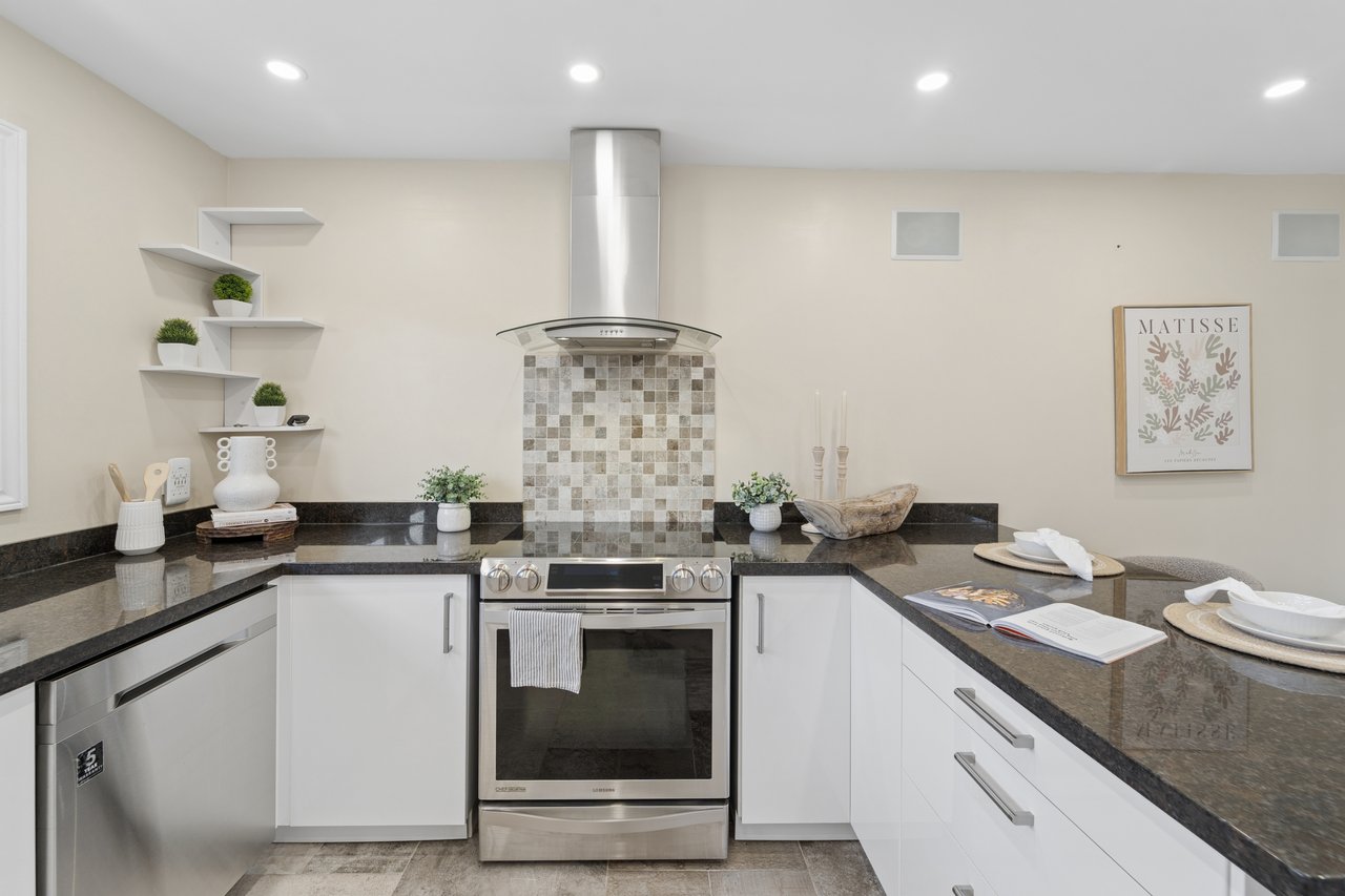 1156 Gloucester Square