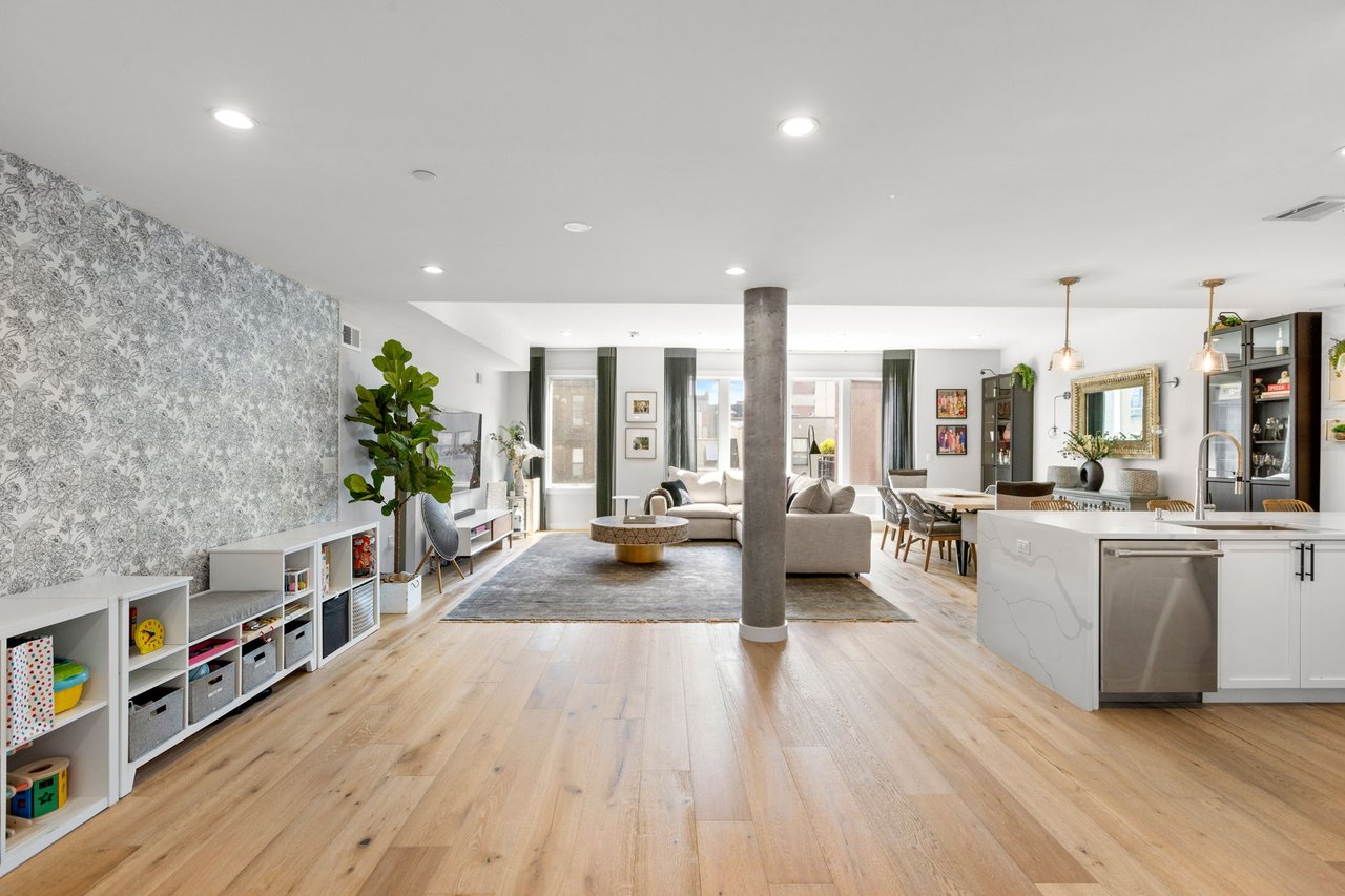 115 Grand St 405