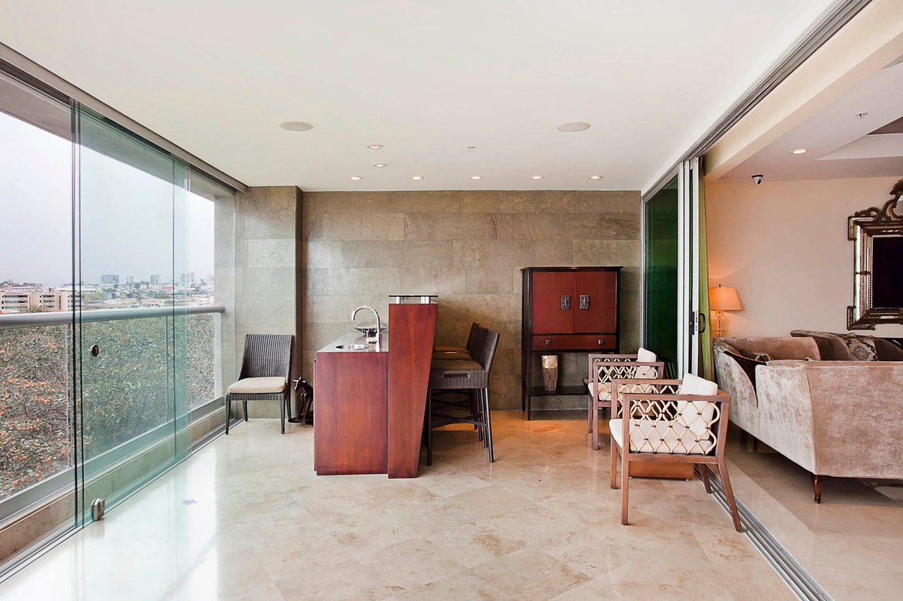Classic Luxury View Condo, Escazu, San Jose