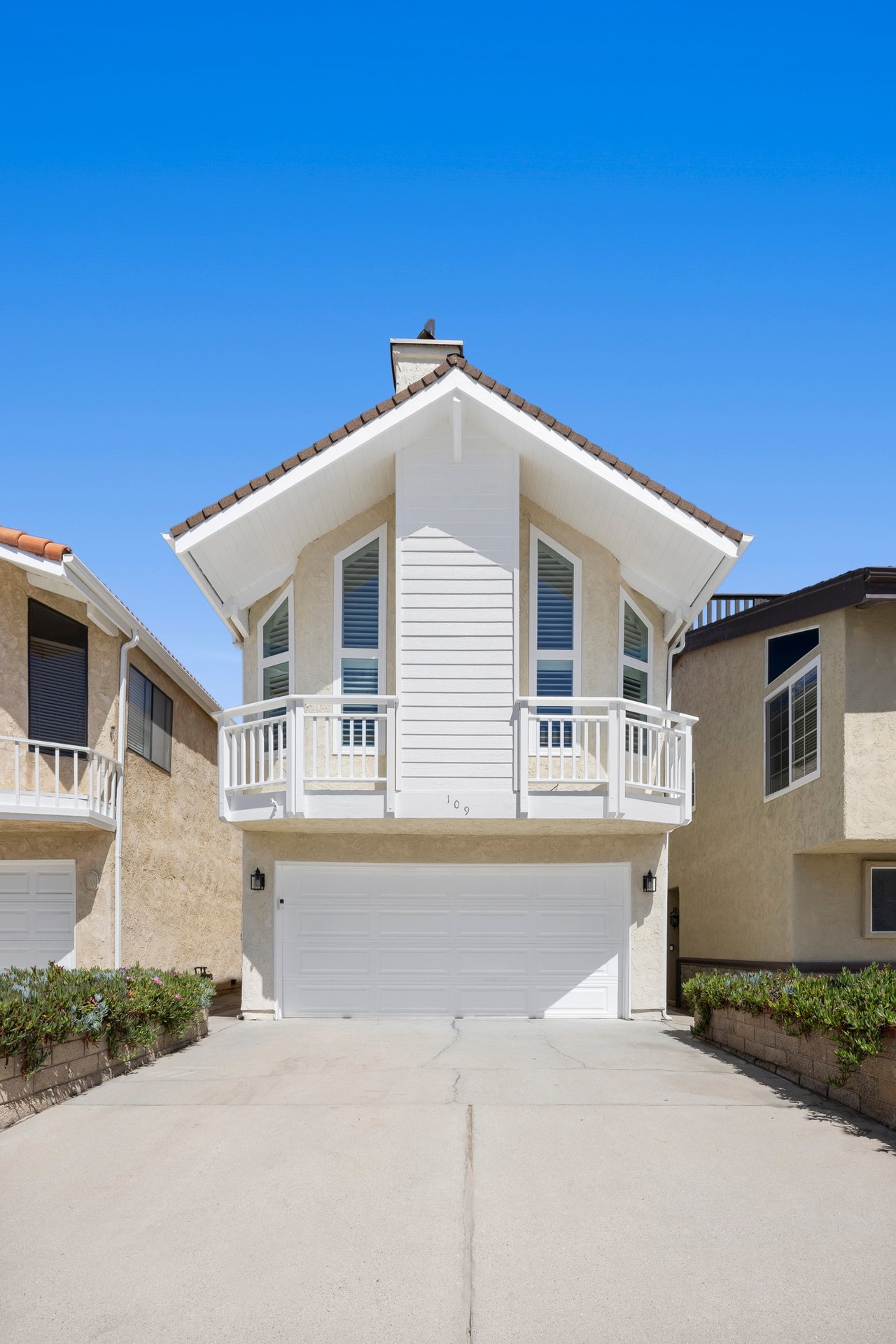 109 Los Robles St