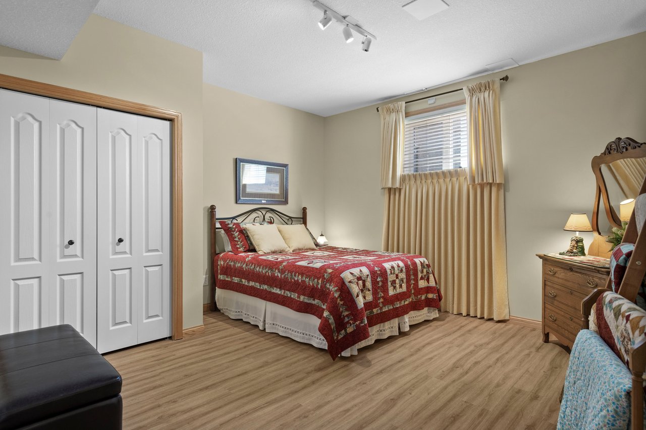 8 Willow Lane