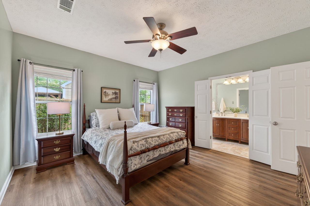 2800 Laurelwood Lane