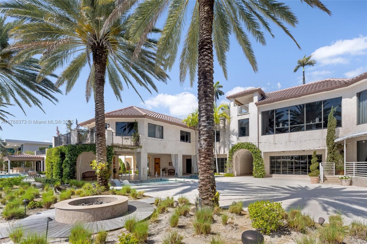 600 Isle Of Palms Dr