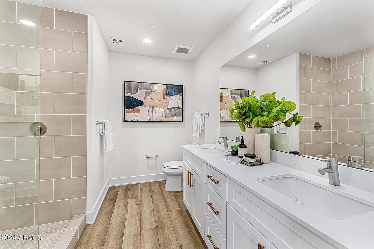 3131 N CENTRAL Avenue, 6017, Phoenix Unit: 6017