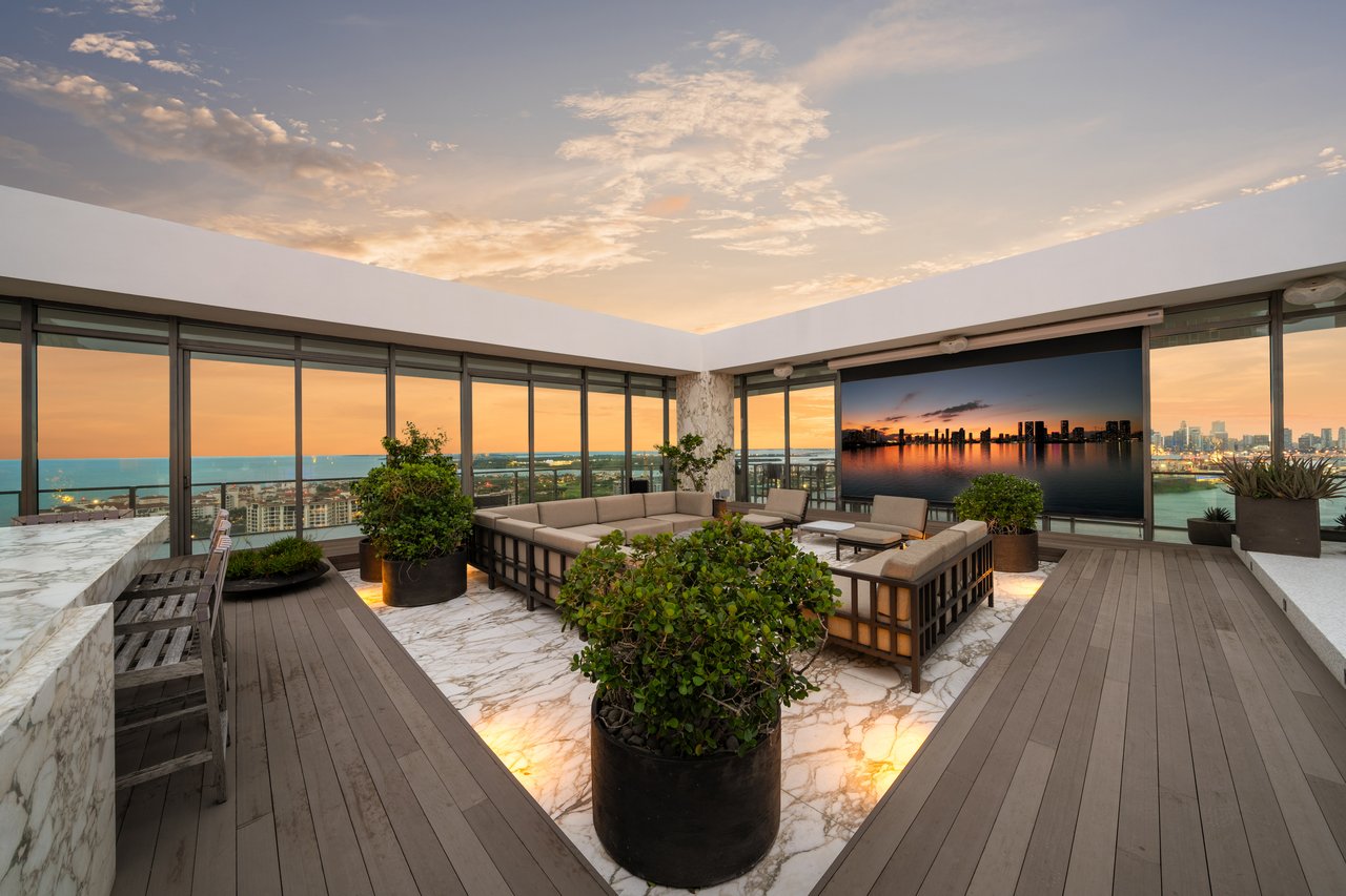 Apogee Penthouse