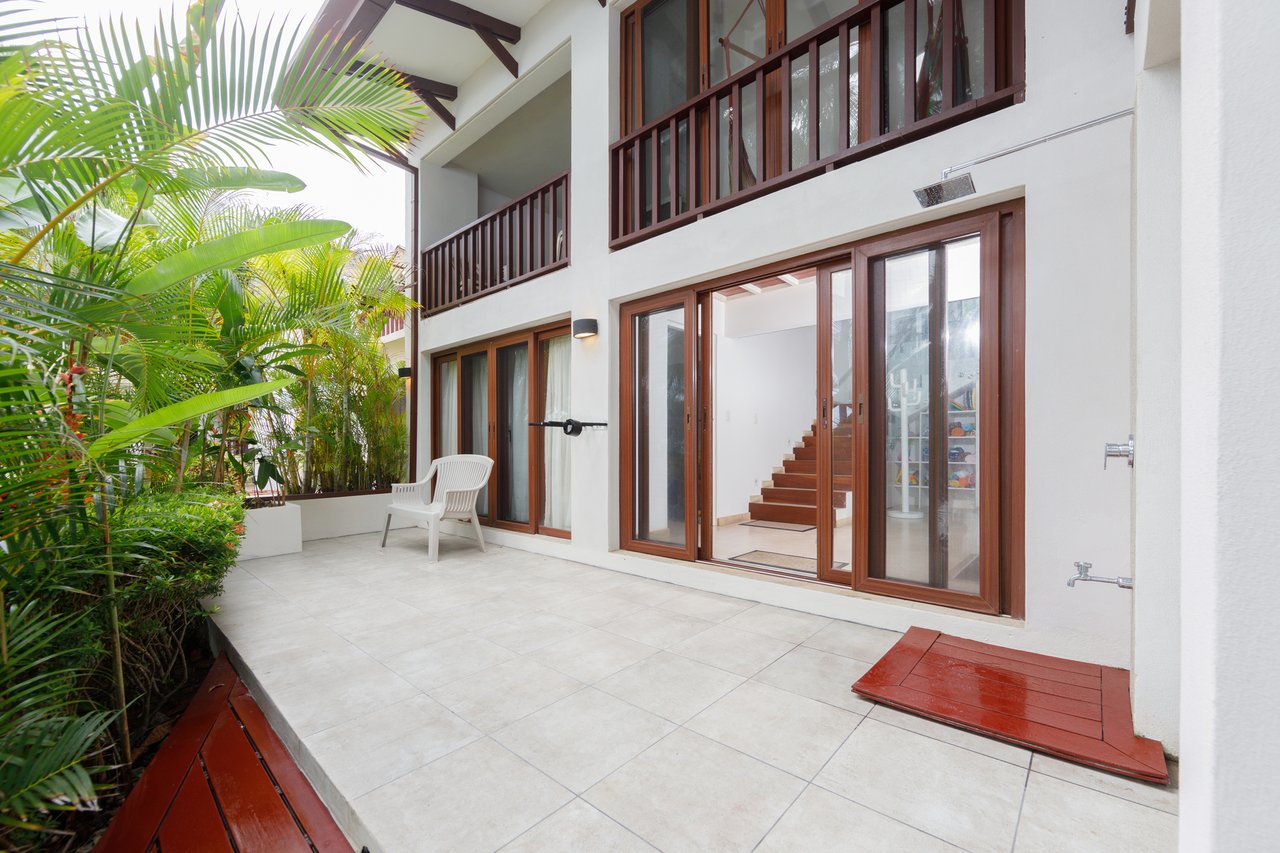 Beachfront Surf Villa, Jaco, Puntarenas