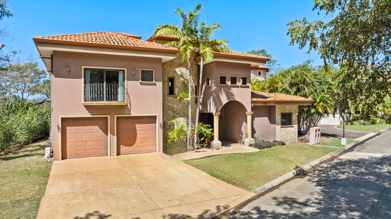 Casa de Golf | Stunning mediterranean-style 5 bedroom home in Reserva Conchal