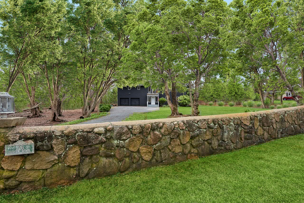 126 Fairview Avenue, Montauk