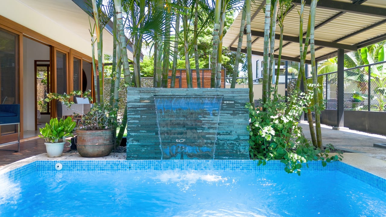 3 Bedroom Stylish Oasis, Close to the Beach and the Uvita River!