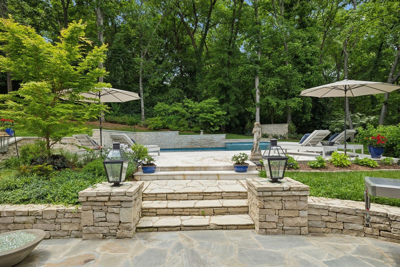 915 Calloway Dr