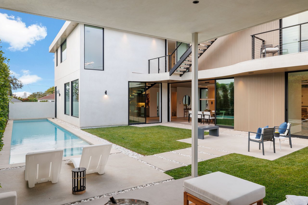 3041 Mountain View