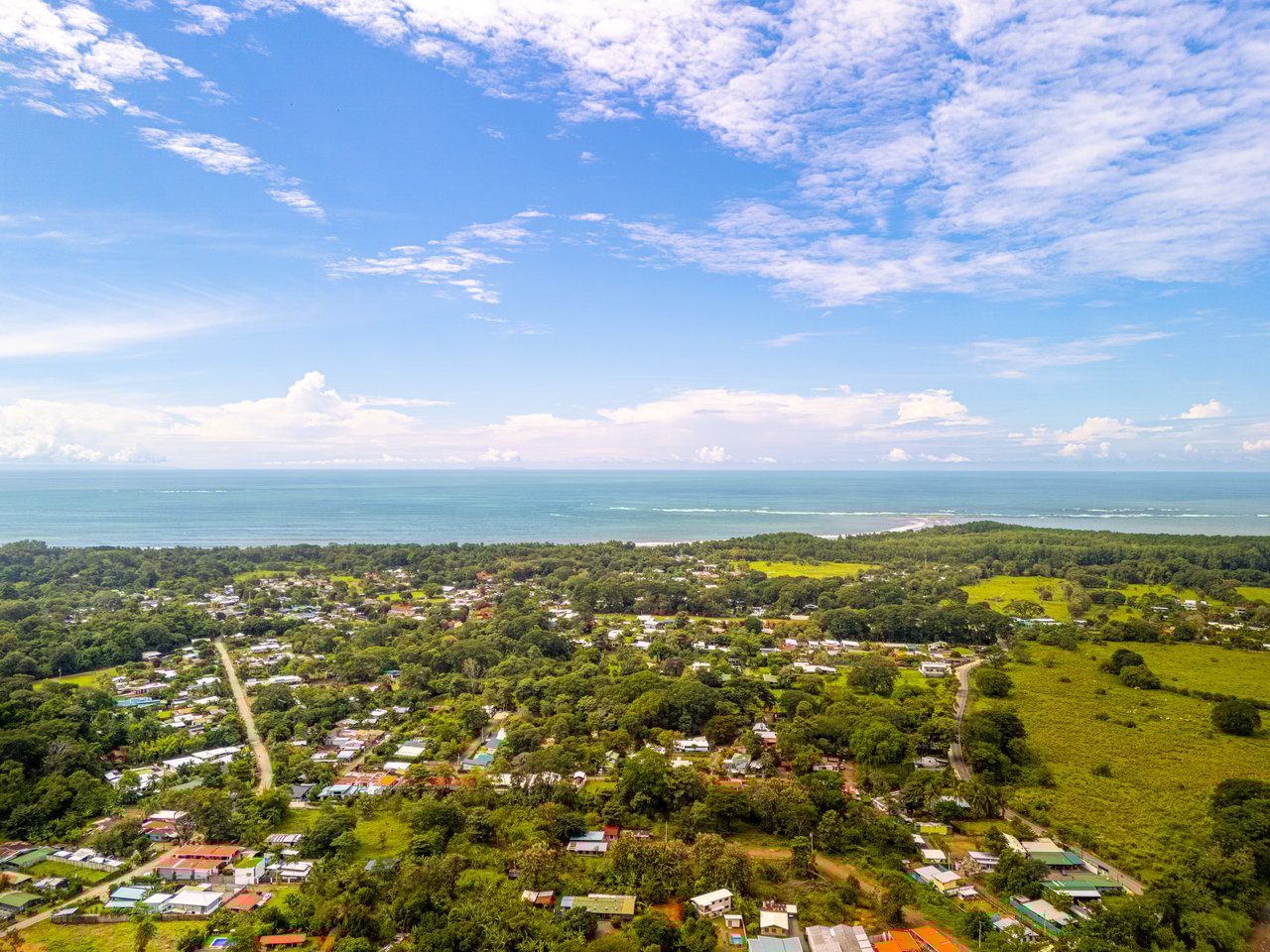 Modern 3 Bedroom Home - Walking distance to it all!